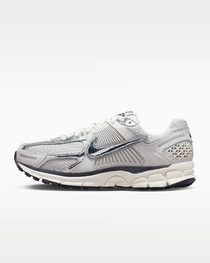Vomero 5 - Photon dust metallic silver